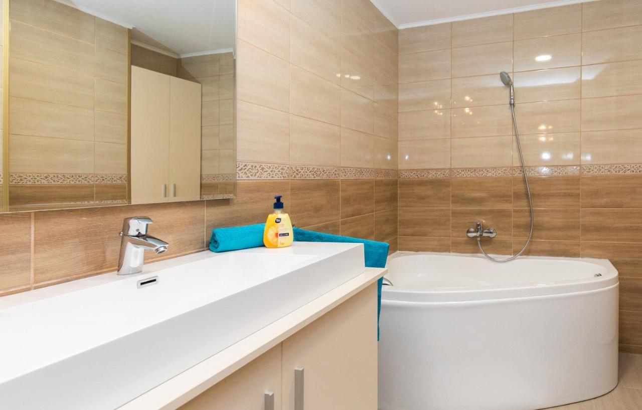 Apartament Rodia Apartment ซินายา ภายนอก รูปภาพ