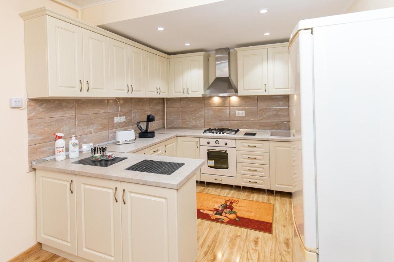 Apartament Rodia Apartment ซินายา ภายนอก รูปภาพ